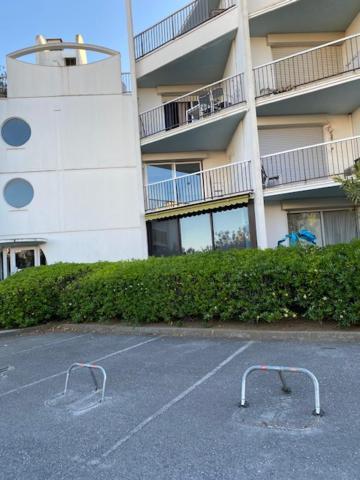 Calme-Appartement ลา กร็องเดอ-ม็อต ภายนอก รูปภาพ